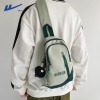 回力（Warrior）男士斜挎包2023新款小挎包女休闲学生单肩背包大容量斜肩包胸包男 绿色【太空人挂件】